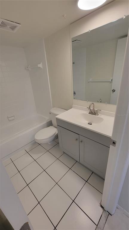 Building Photo - 308 Avanda Ct