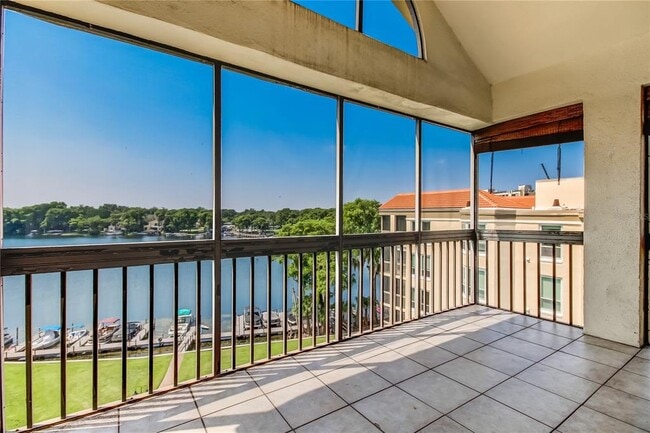 Building Photo - 204 Quayside Cir