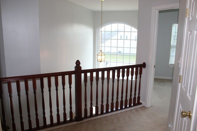 Building Photo - Spacious 5 Bedroom Home in Avon Schools!