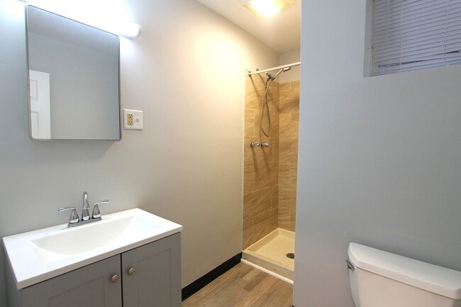 Building Photo - 5028 Wayne Ave