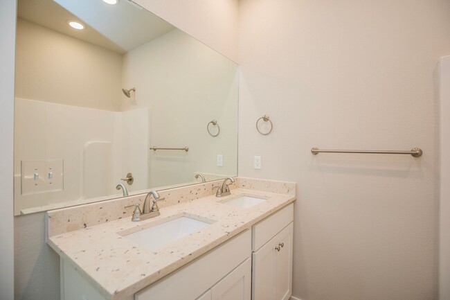 Building Photo - ***17 E. Bottlebrush Bend 2***