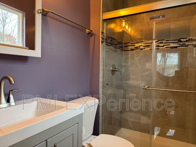 Building Photo - 9806 Ambler Ln