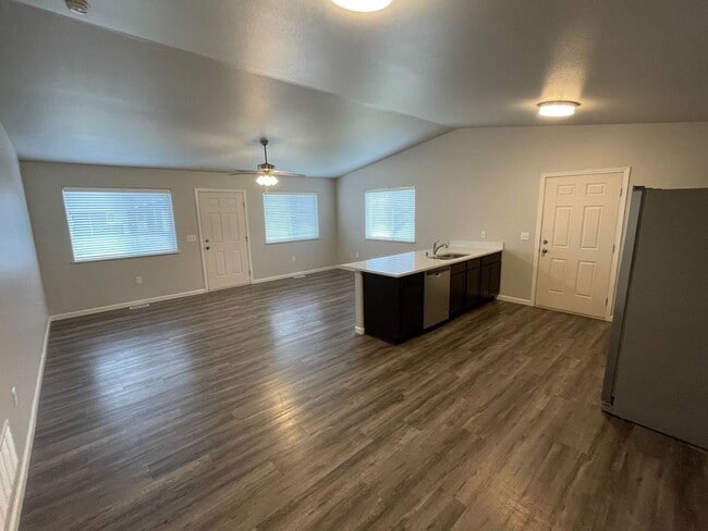 Building Photo - 1550 N Tinitun Cir