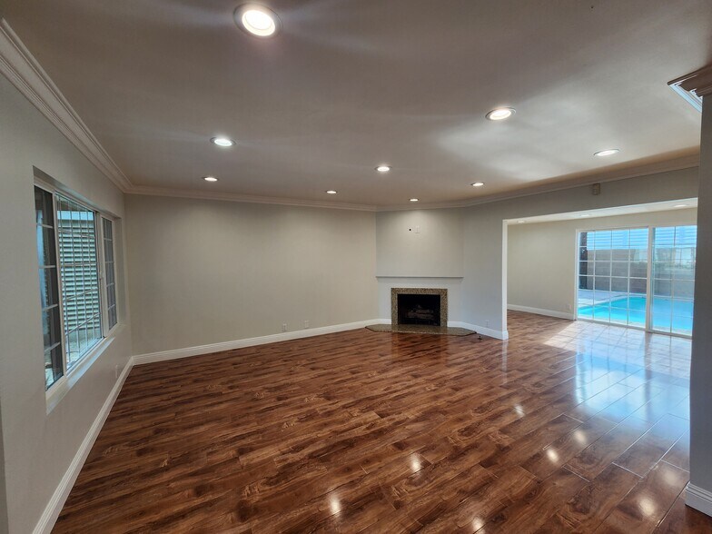 Building Photo - 13132 Hartland St