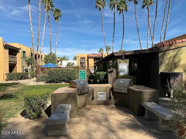 Building Photo - 8500 E Indian School Rd