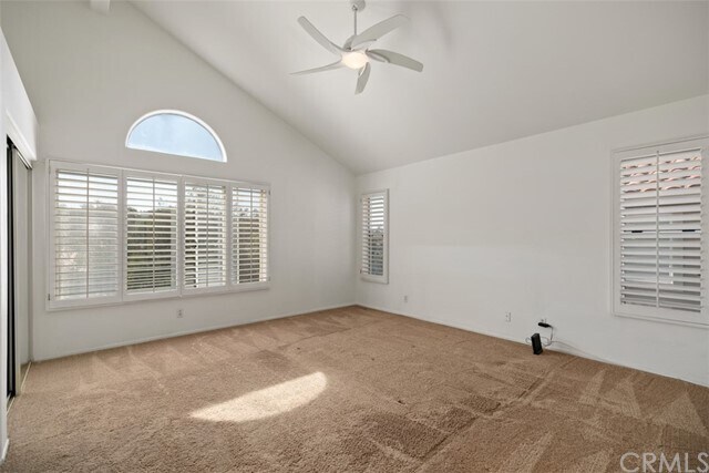 Building Photo - 24 Amarante