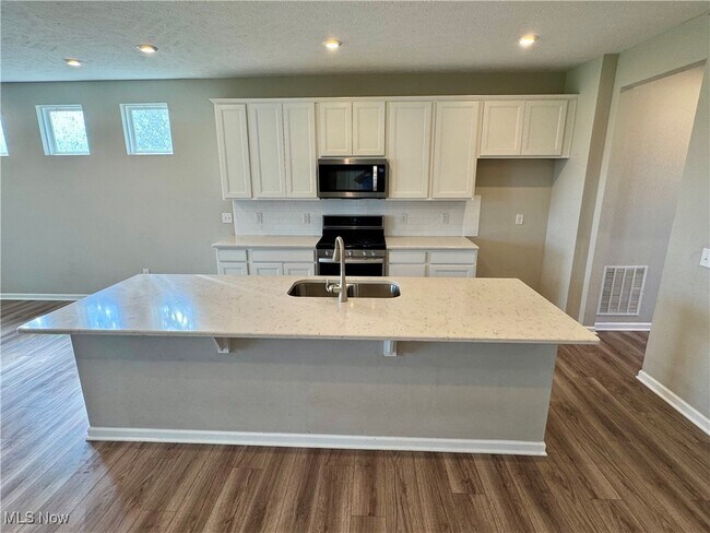 Building Photo - 23755 Rebecca Ln