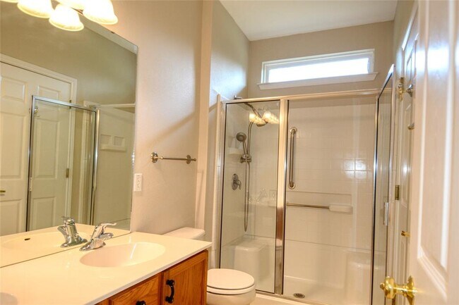 Building Photo - 115 Dickens Cir