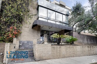 Building Photo - 3949-3944 Los Feliz Blvd