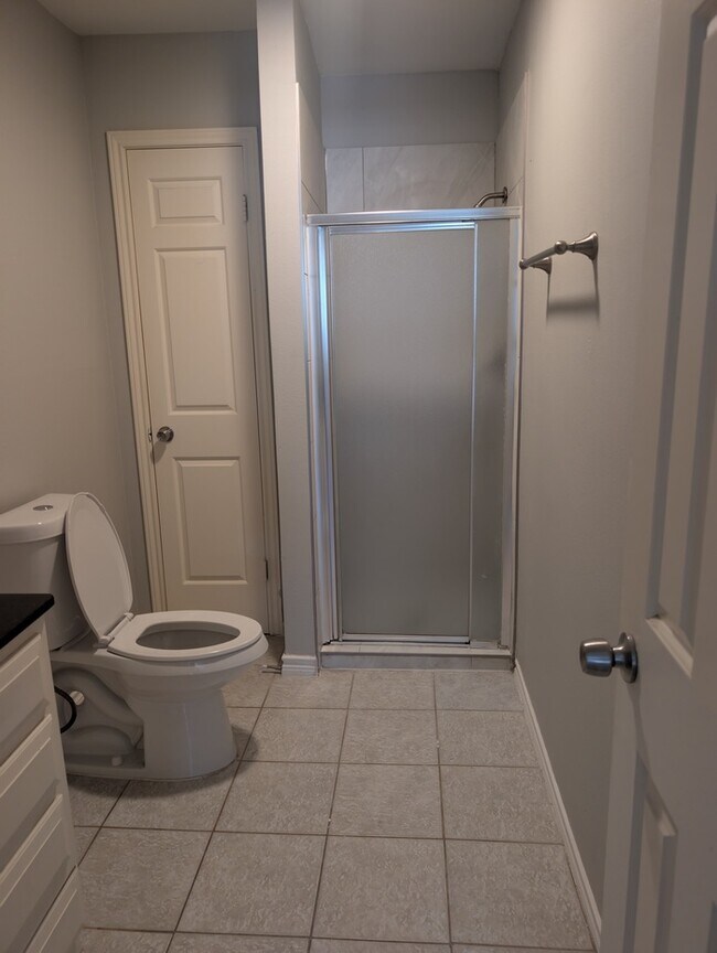 Building Photo - Spacious 3BR 3BA • Attached Garage • Two Patios • Two Primary Suites in Spring