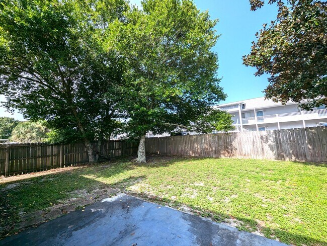 Building Photo - 431 Sandy Ridge Cir