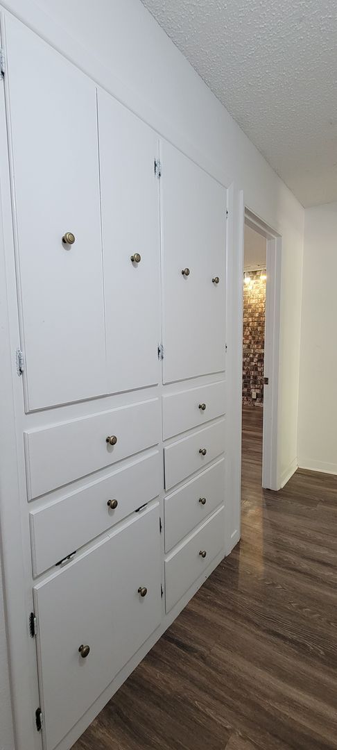 Building Photo - LARGE 2 BEDROOM 3 BATH CONDO IN COLONIAL PARK