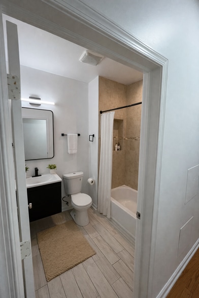 Building Photo - 2243 N Camac St