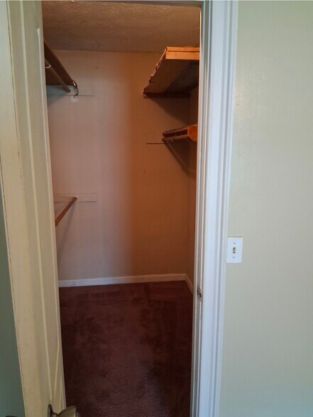 Building Photo - 4414 Housworth Dr