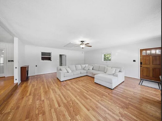 Building Photo - 311 Lockner Rd
