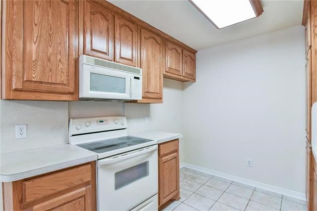 Building Photo - 502 Wild Springs Dr