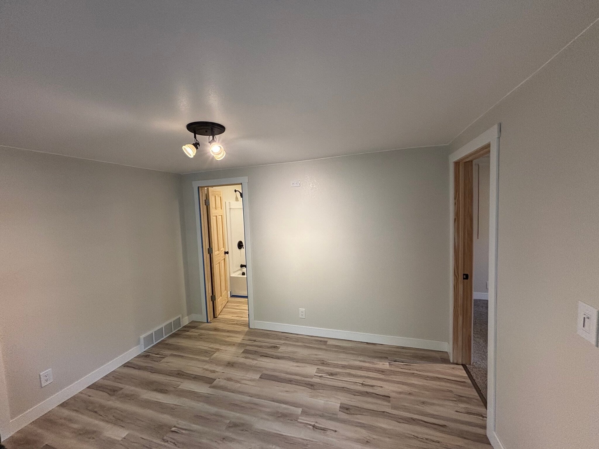 Building Photo - 1701 W Porter St