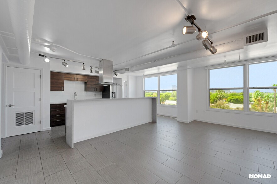 Kitchen & Living - 535 W Thomas Rd