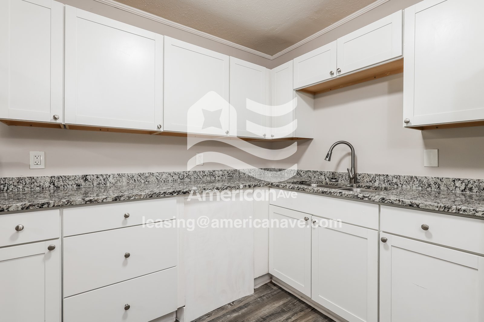 Building Photo - 471 Queen Theresa Ln