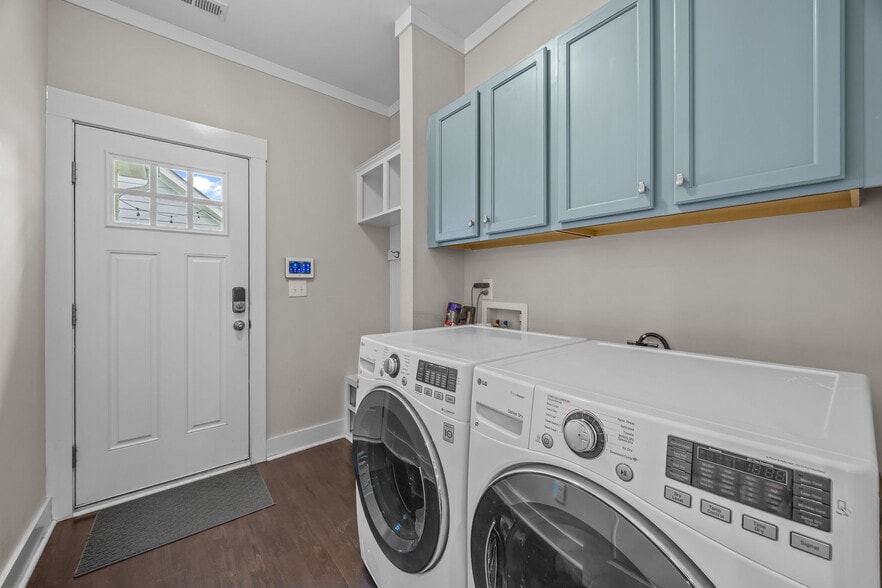 Laundry - 4020 Willow Green Pl