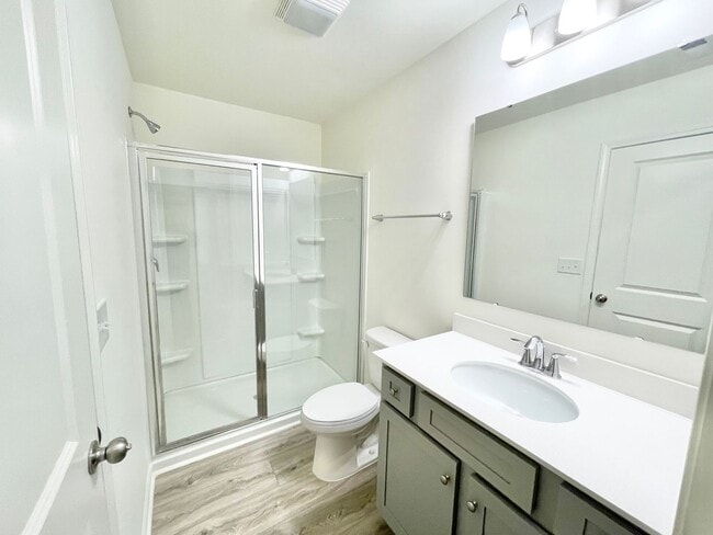 Building Photo - Charming Townhome community   3br 2.5ba with a cooks kitchen with island minutes from I-85 and sh...