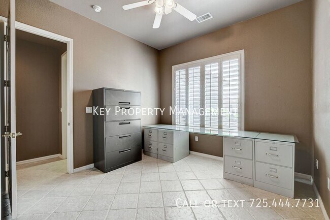 Building Photo - 2240 Sun Cliffs St