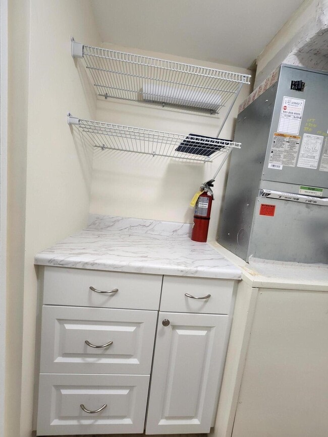 Building Photo - 310 Knotty Pine Cir