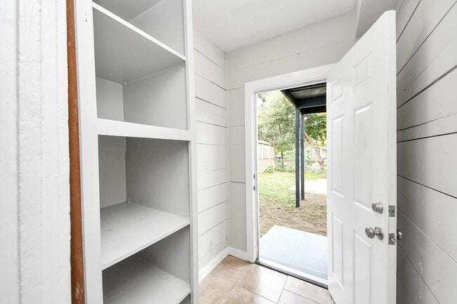 Building Photo - 2817 Truxillo St