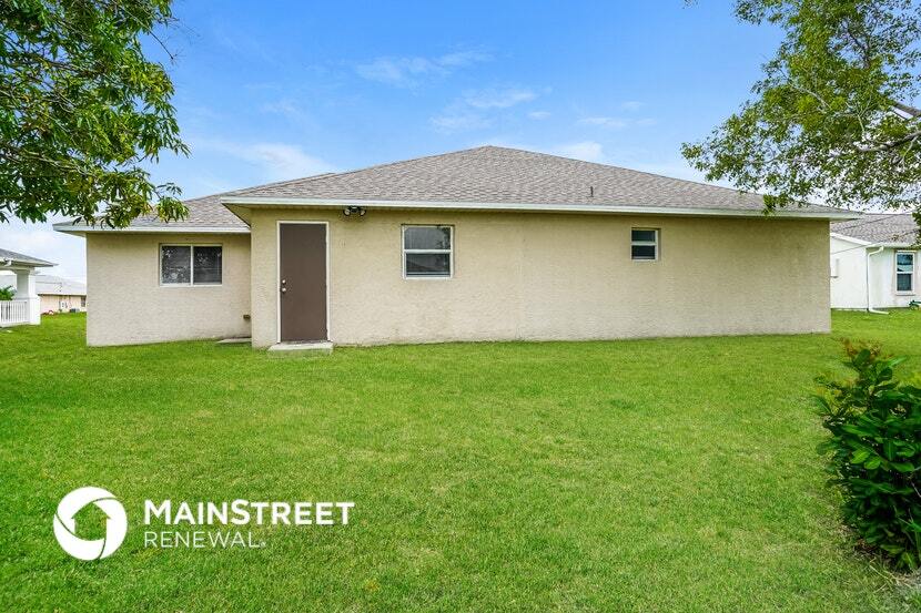 Building Photo - 2108 NE 15th Ln