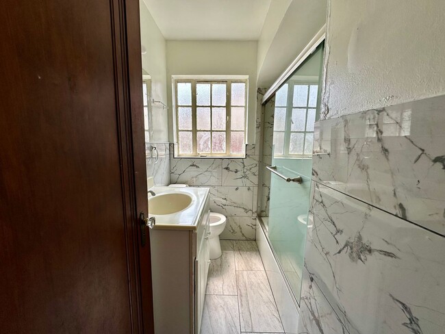 Building Photo - CHEVIOT: Charming 3+ bed 1.5 bath 1 car