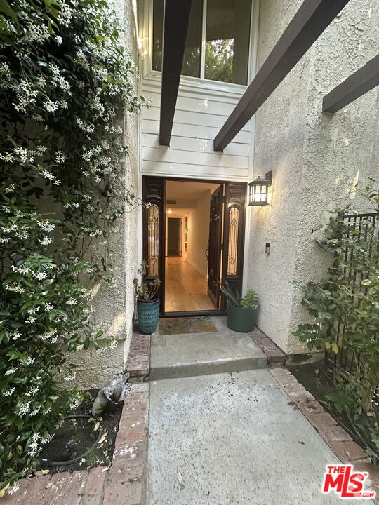 Building Photo - 23444 Park Hermosa