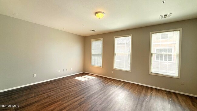 Building Photo - 1632 E Canyon Creek Dr