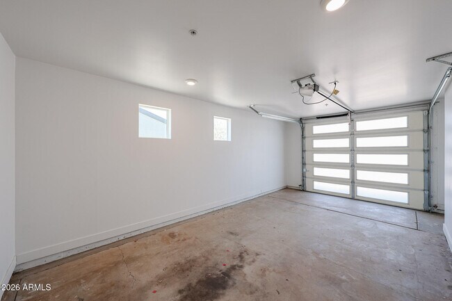 Building Photo - 2651 N 71st Pl