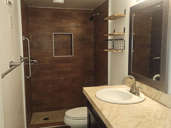 Building Photo - 1021 Mockingbird Ln