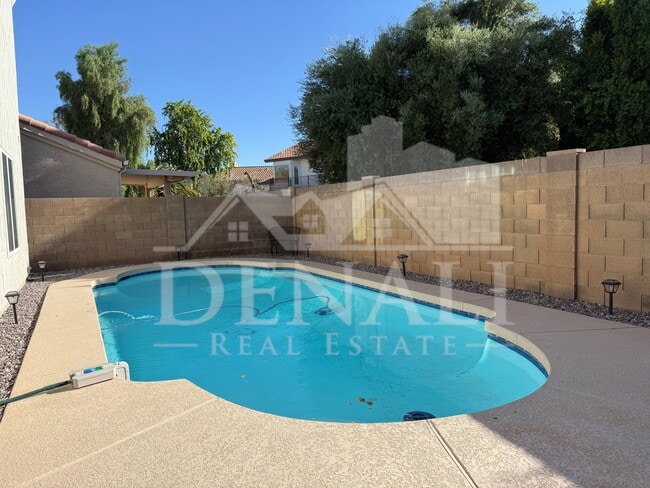 Building Photo - 1114 S Surfside Dr
