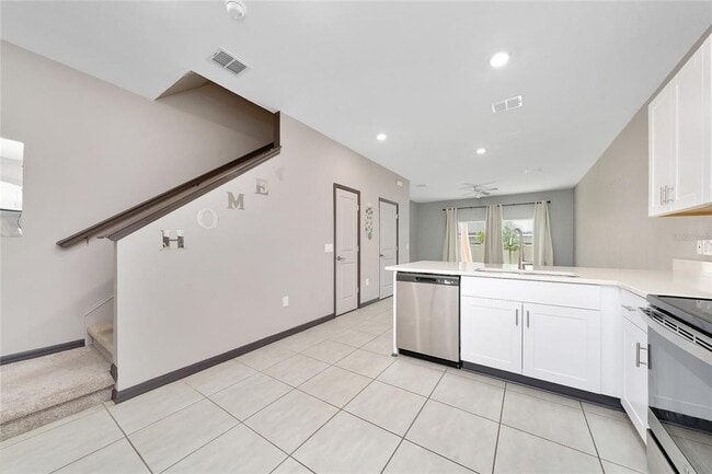 Building Photo - 2060 Viewfinder St