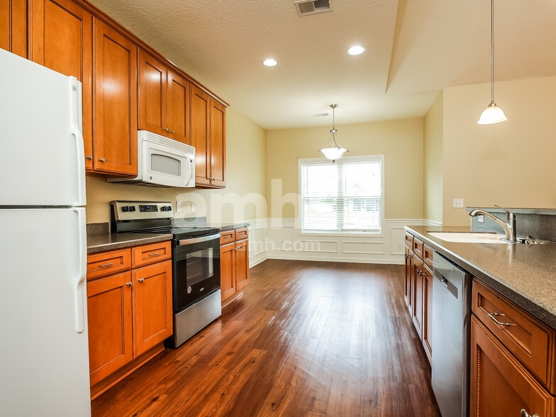 Building Photo - 7 Wyndham Dr