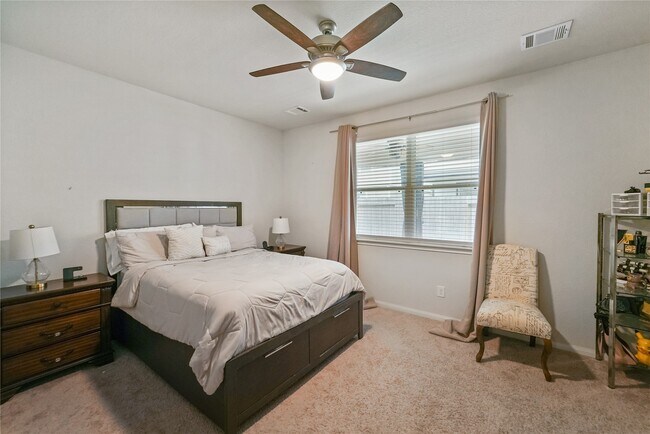 Building Photo - 23659 Goodfellow Dr