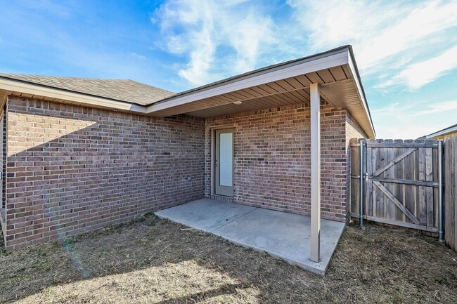 Building Photo - 6904 Athens St