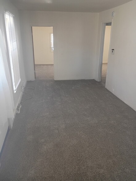 Building Photo - 244 S 4th St