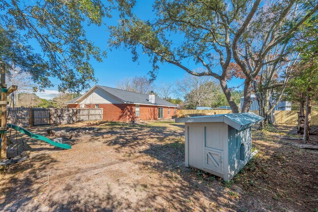 Building Photo - 2702 Beacon Ct