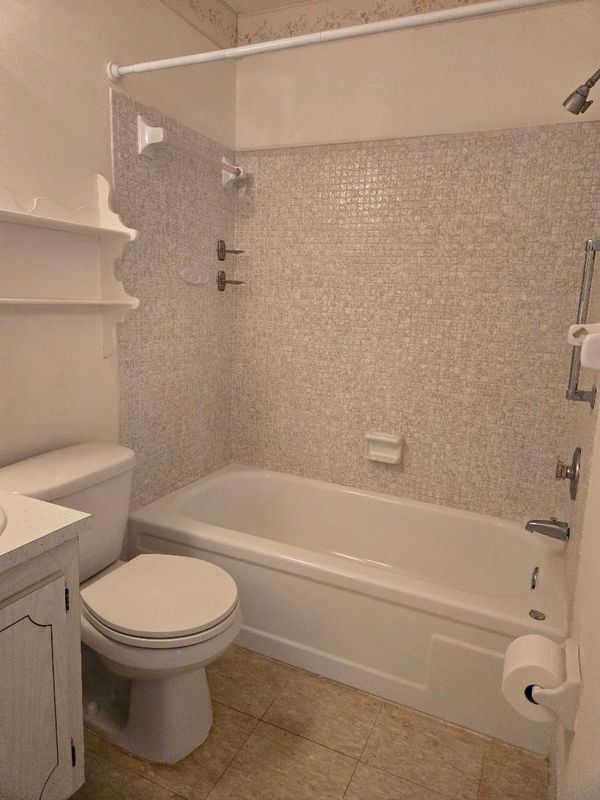 Building Photo - 3128 59th St S