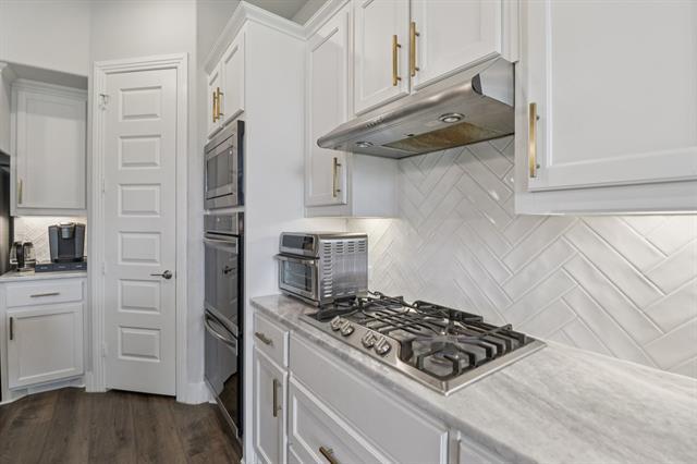 Building Photo - 1329 Stoneleigh Pl