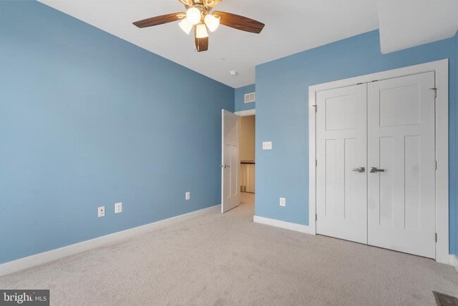 Building Photo - 5908 Etterbeek St