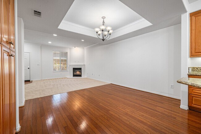 Building Photo - 3-Bedroom Townhome in Gated Bay Harbor