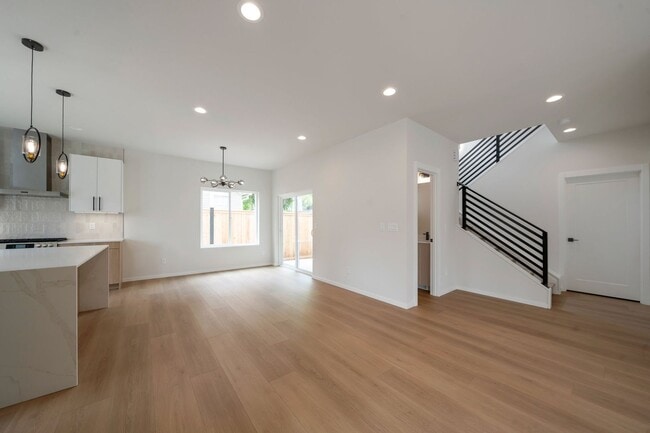 Building Photo - Beautiful new construction home in Pacific...