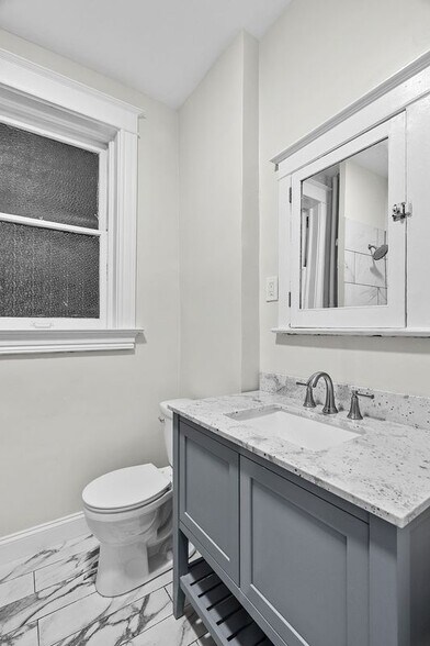 Building Photo - 2203 McCausland Ave