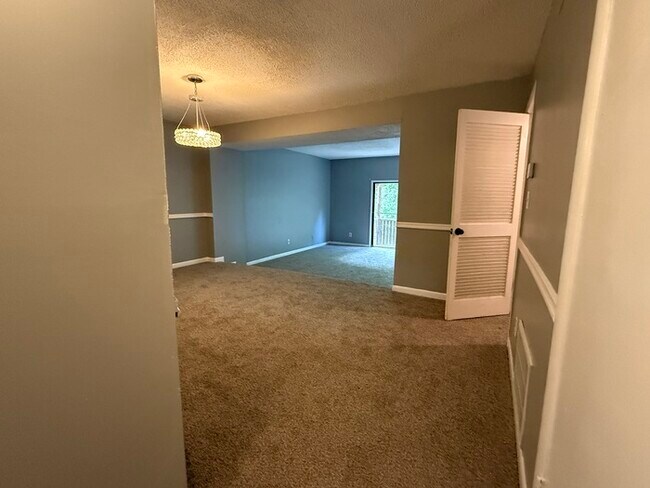 Building Photo - 20 Quail Run