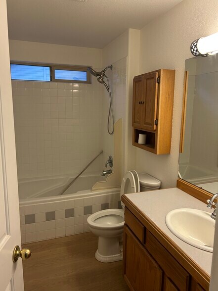 Building Photo - 3720 E Presidential Dr