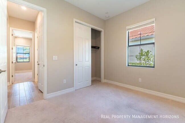 Building Photo - 7036 Highgate Ln
